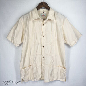 Vintage Men's Guayabera Retro Pocketed Heritage Shirt Cultural Tee Size Medium